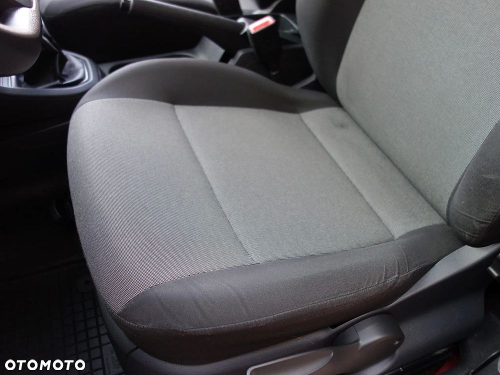 Volkswagen Caddy 2.0 TDI Comfortline - 34