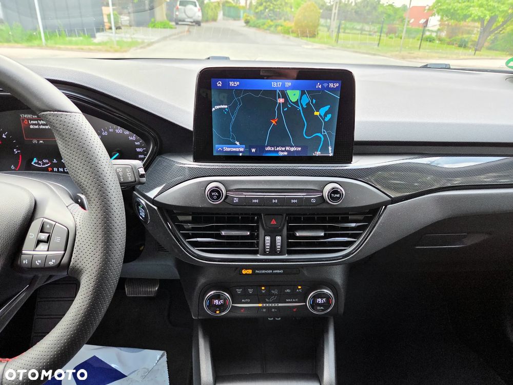 Ford Focus 1.5 EcoBlue Start-Stopp-System ST-LINE - 13
