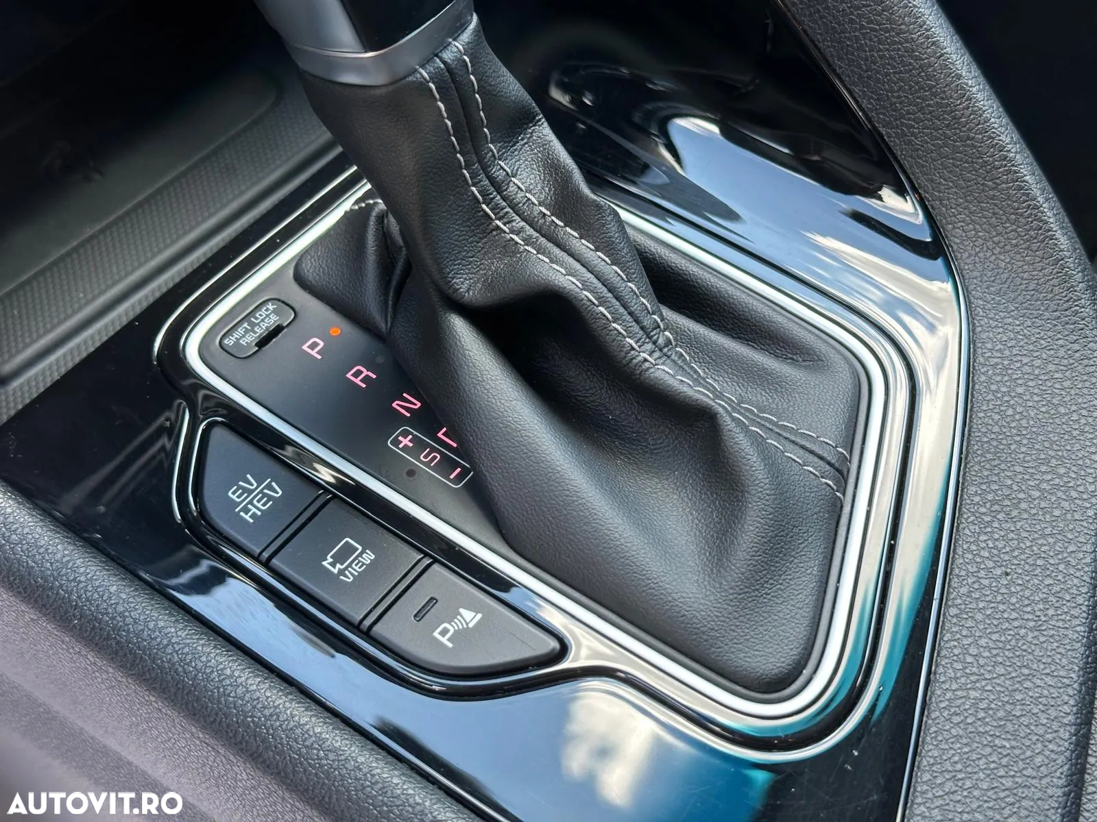 Kia Niro 1.6 GDI 6DCT PHEV Premium - 28