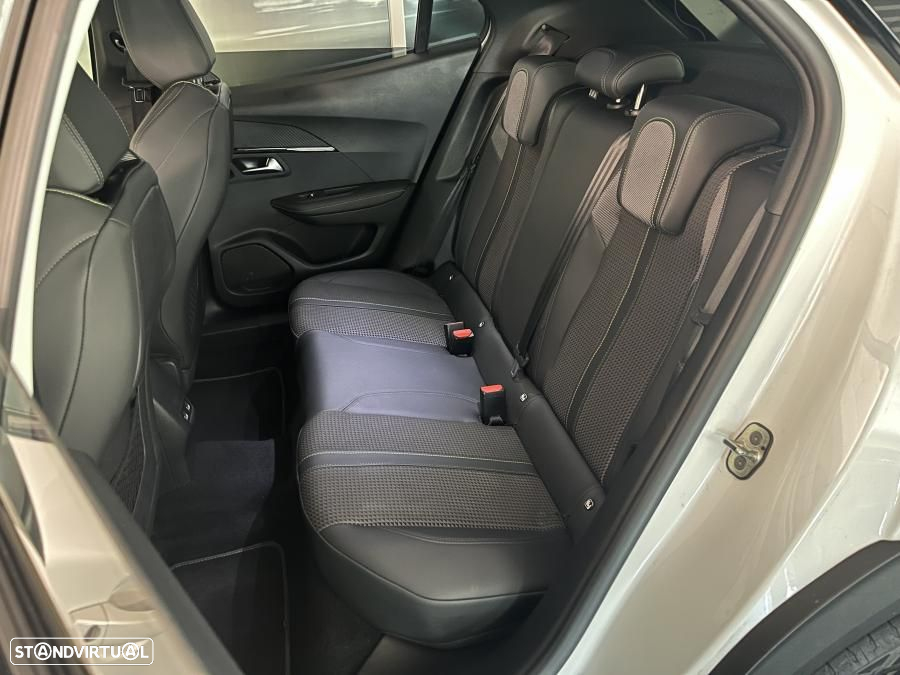 Peugeot 2008 1.2 PureTech GT Line - 28