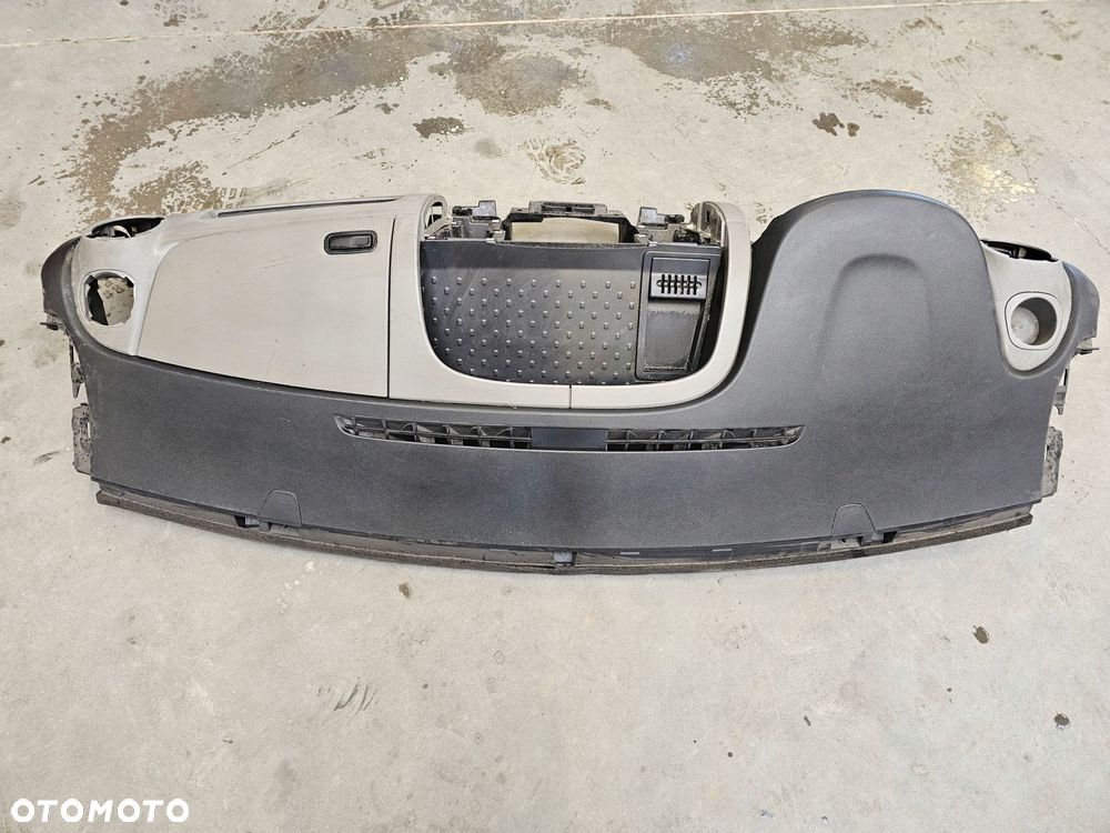 trafic iii lift deska rozdzielcza 681004777r - 4