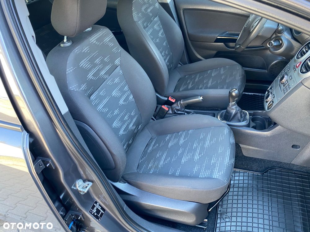 Opel Corsa 1.4 16V Active - 11