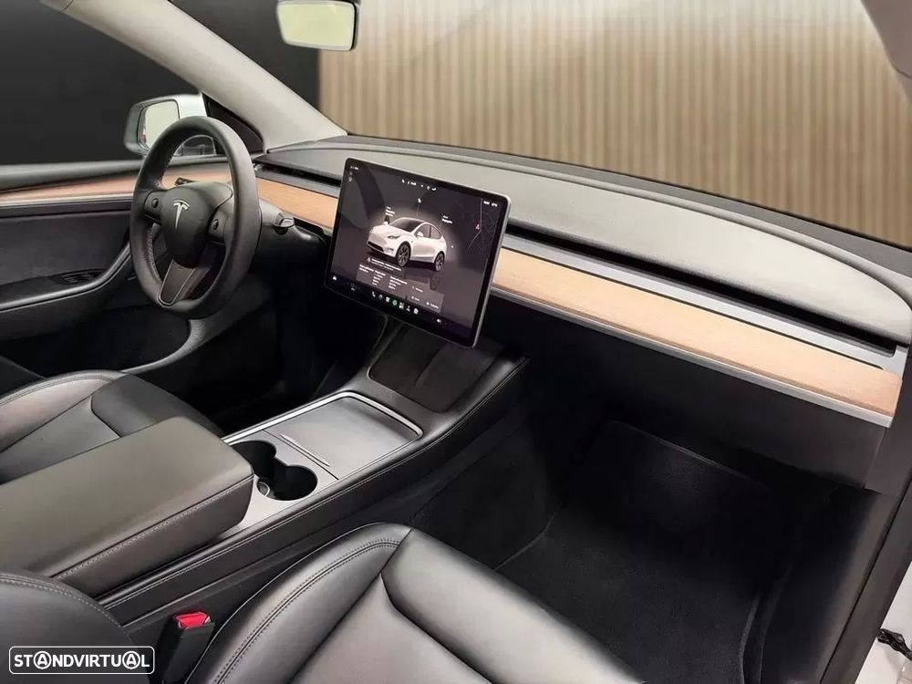 Tesla Model Y Long Range Dual Motor AWD - 10