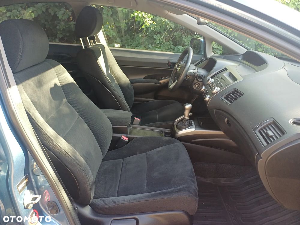 Honda Civic 1.8 Comfort - 11