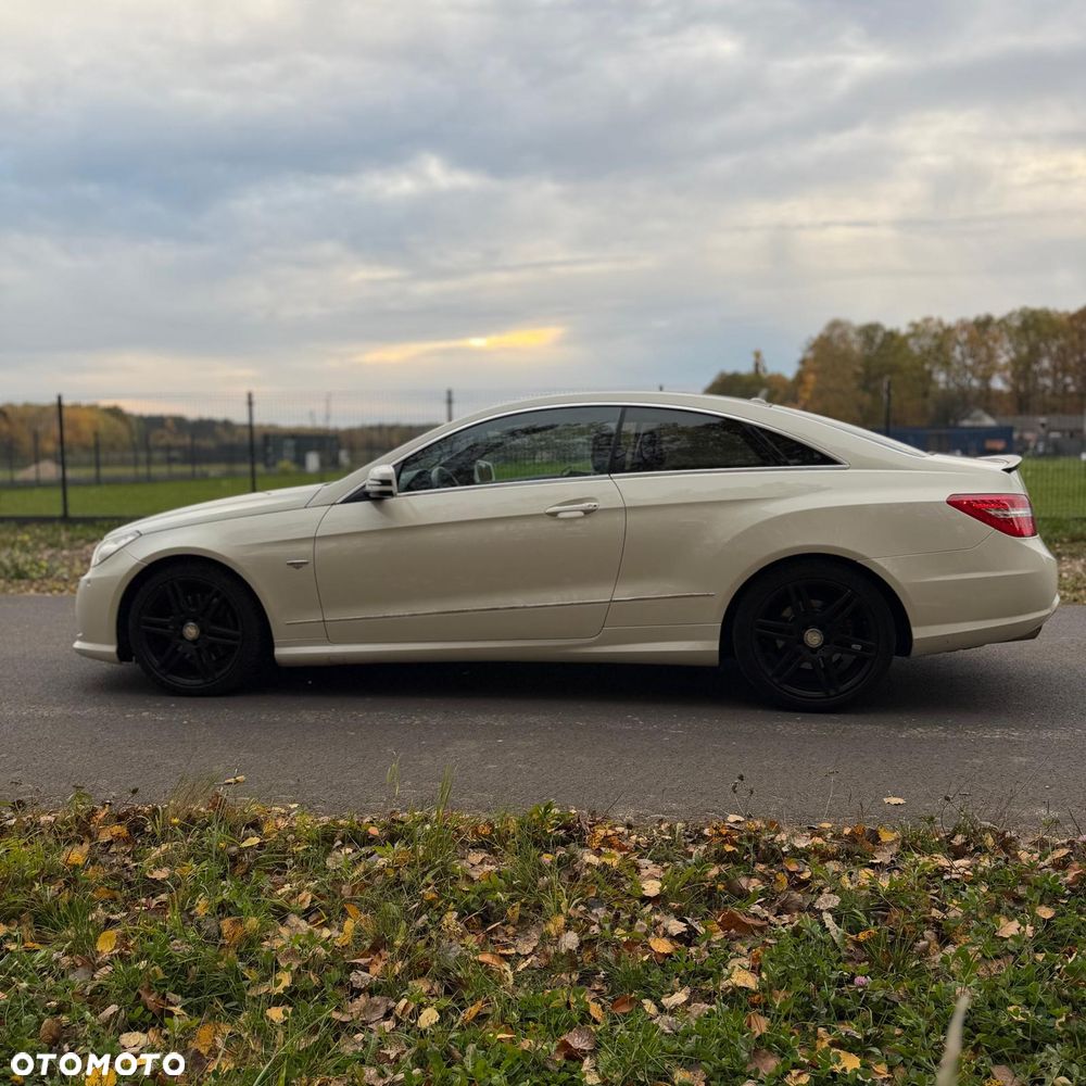 Mercedes-Benz Klasa E 220 CDI BlueEff - 27