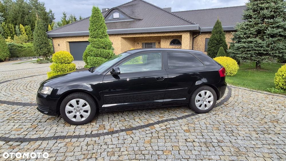 Audi A3 3-drzwiowe 1.6 Attraction - 2