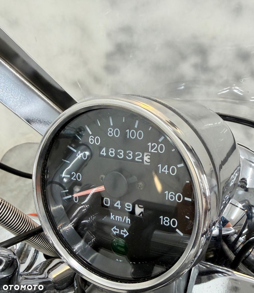 Suzuki Intruder - 18