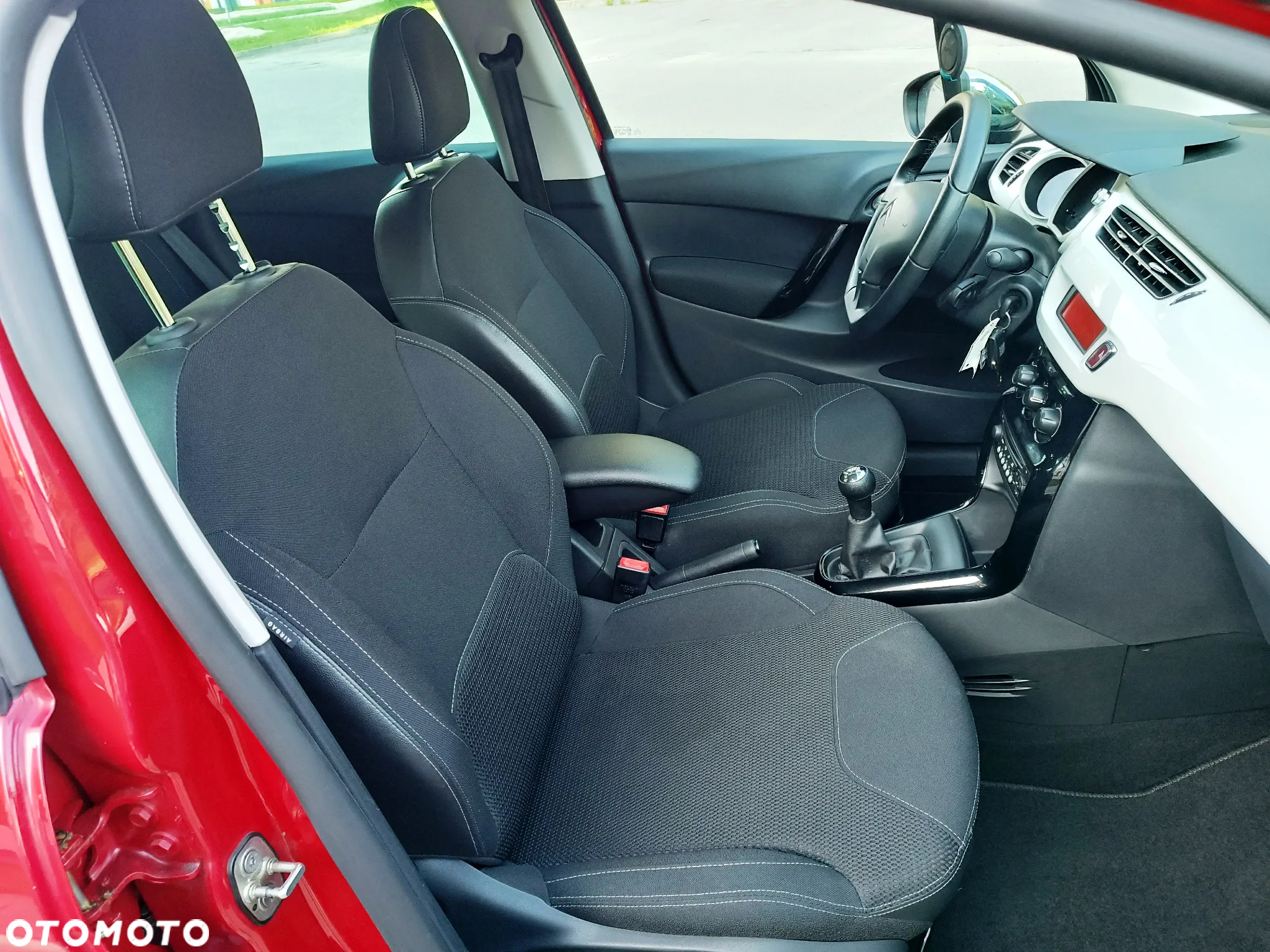Citroën C3 1.2 PureTech Exclusive - 18