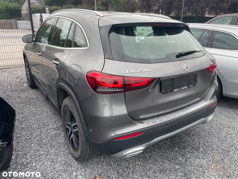 Mercedes-Benz GLA - 3