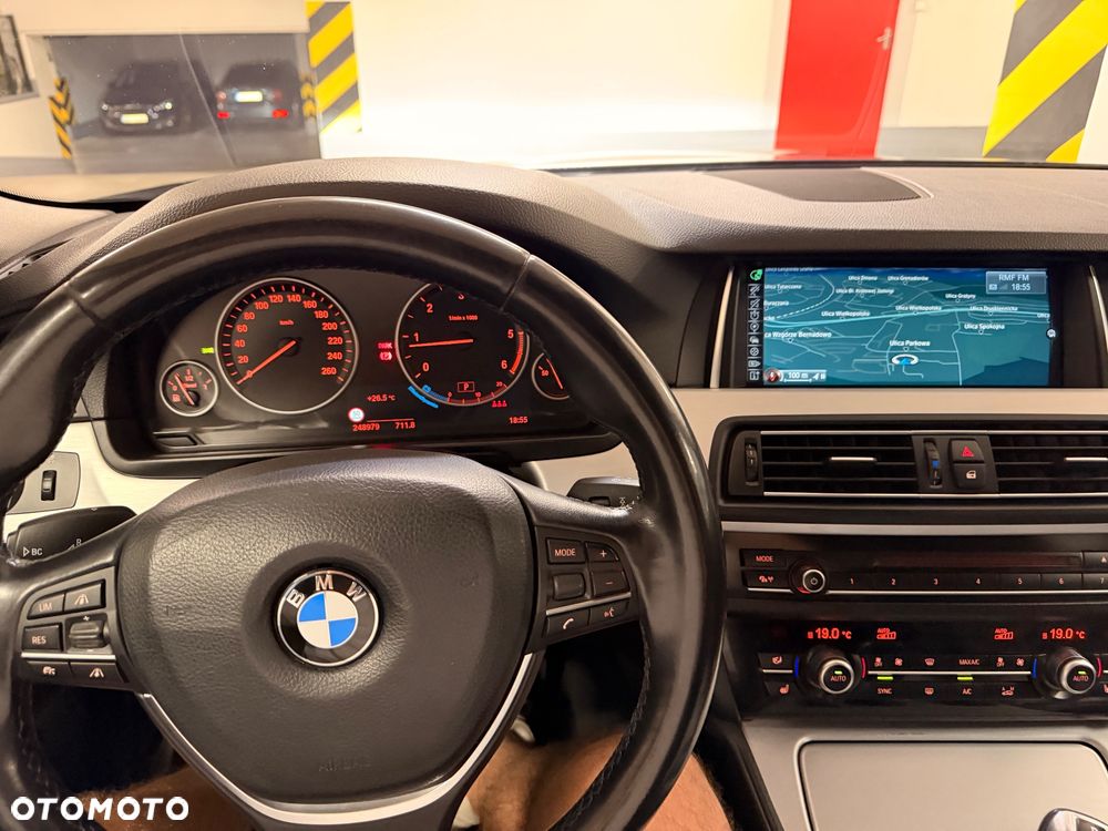 BMW Seria 5 520d - 31