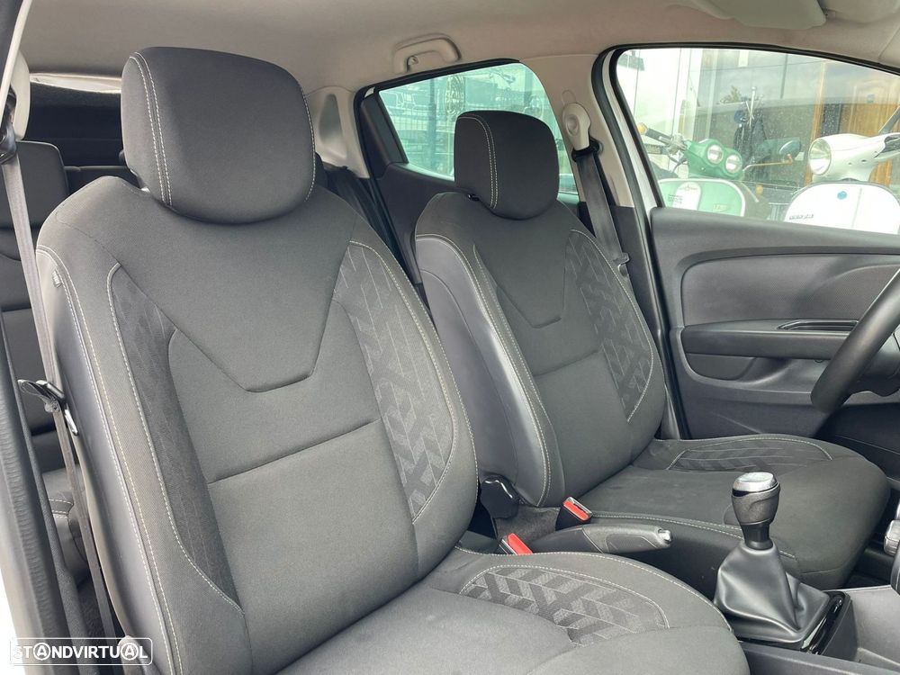 Renault Clio 0.9 TCe Limited - 10
