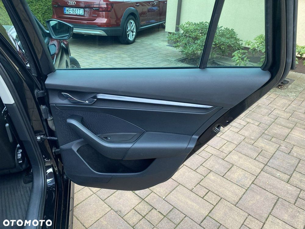 Skoda Octavia 2.0 TDI Ambition DSG - 35