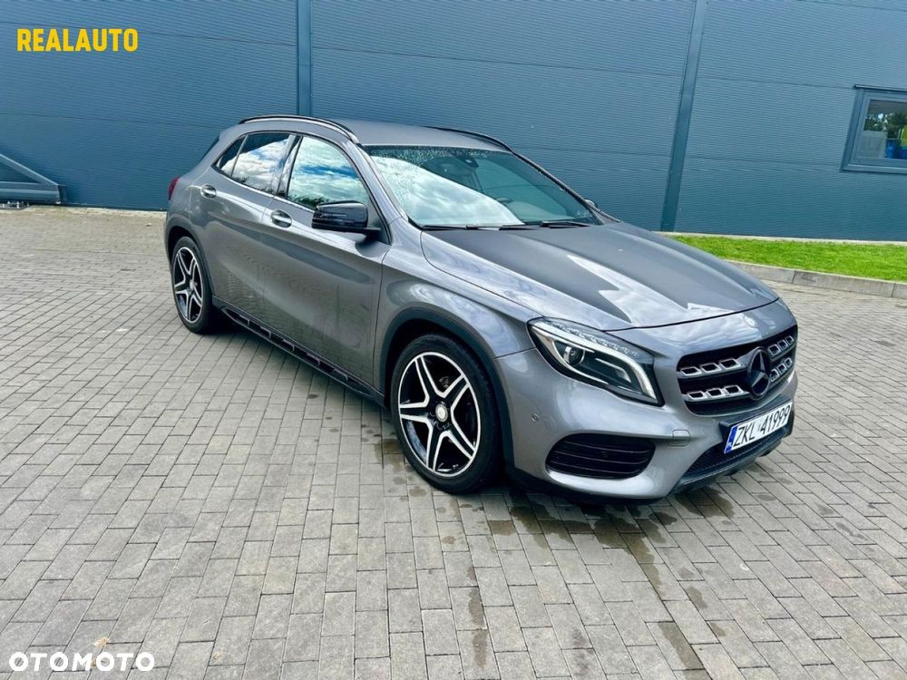 Mercedes-Benz GLA - 12