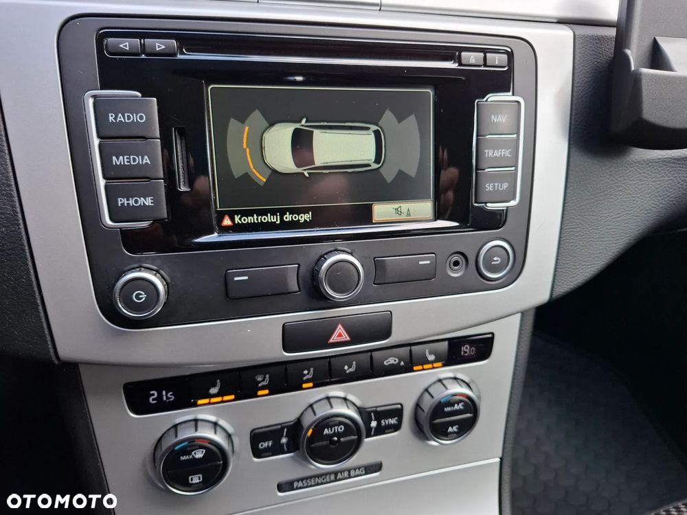 Volkswagen Passat 2.0 TDI Comfortline - 16