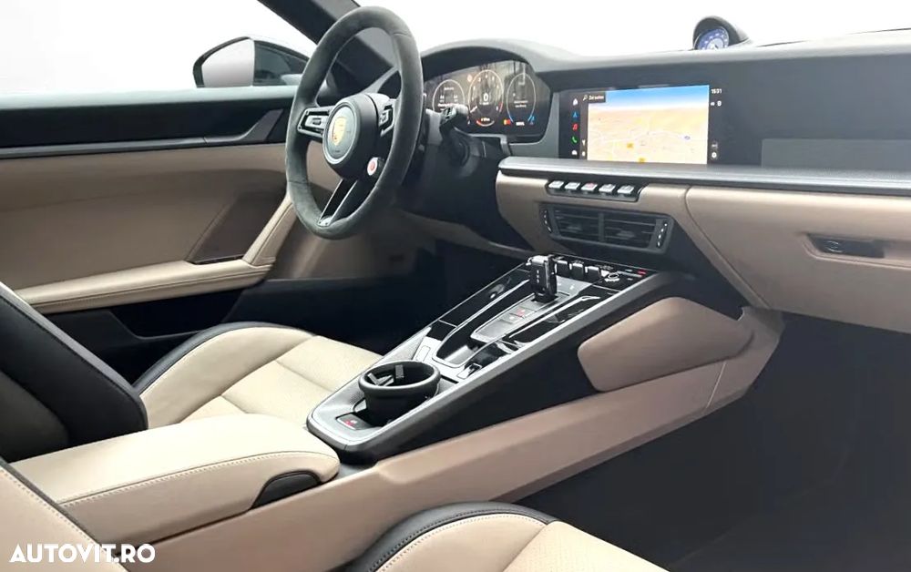 Porsche 911 Carrera PDK - 9