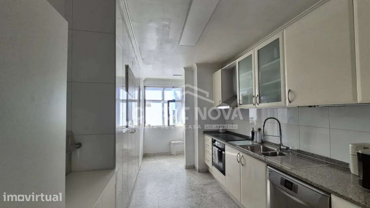 Apartamento T2 com Varanda, Suite, Garagem e Arrumo MAD/02319PG - Grande imagem: 2/17