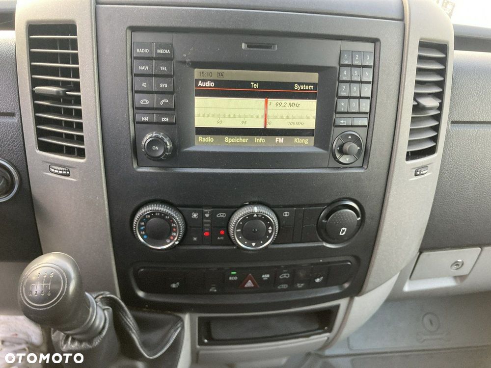 Mercedes-Benz Sprinter - 13