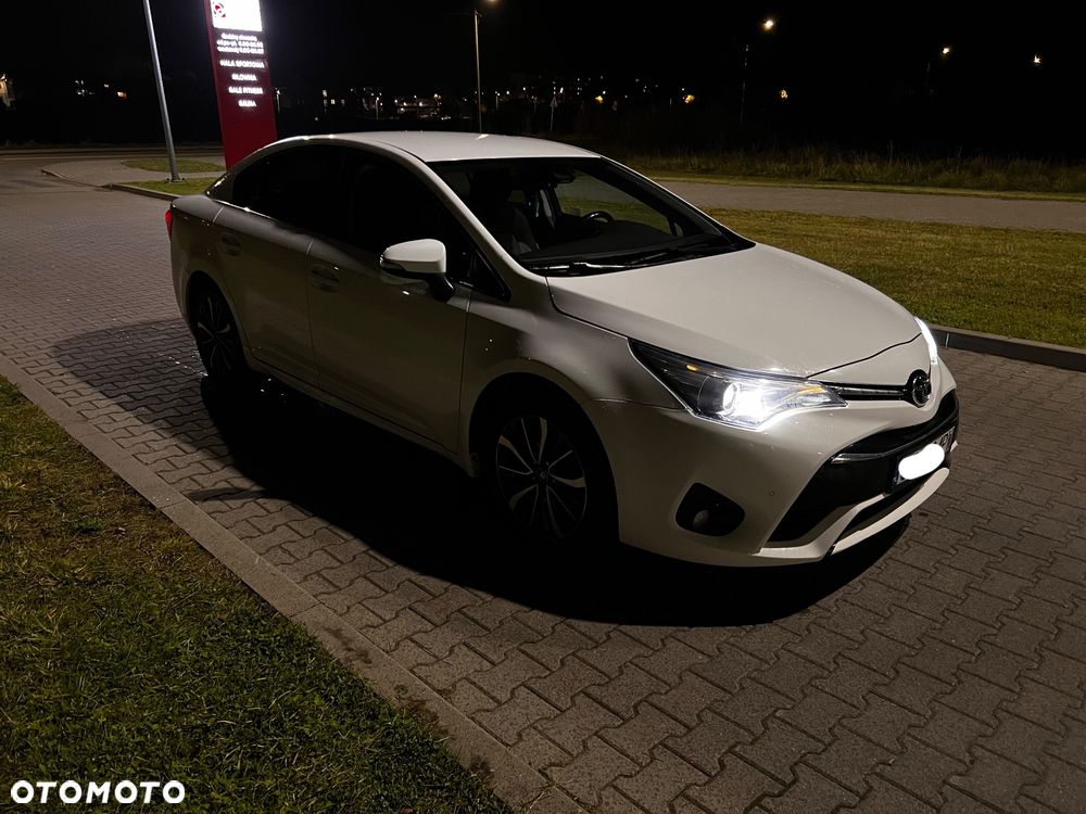 Toyota Avensis 1.8 Premium MS - 3