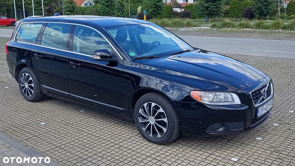 Volvo V70 2.0 Momentum - 1