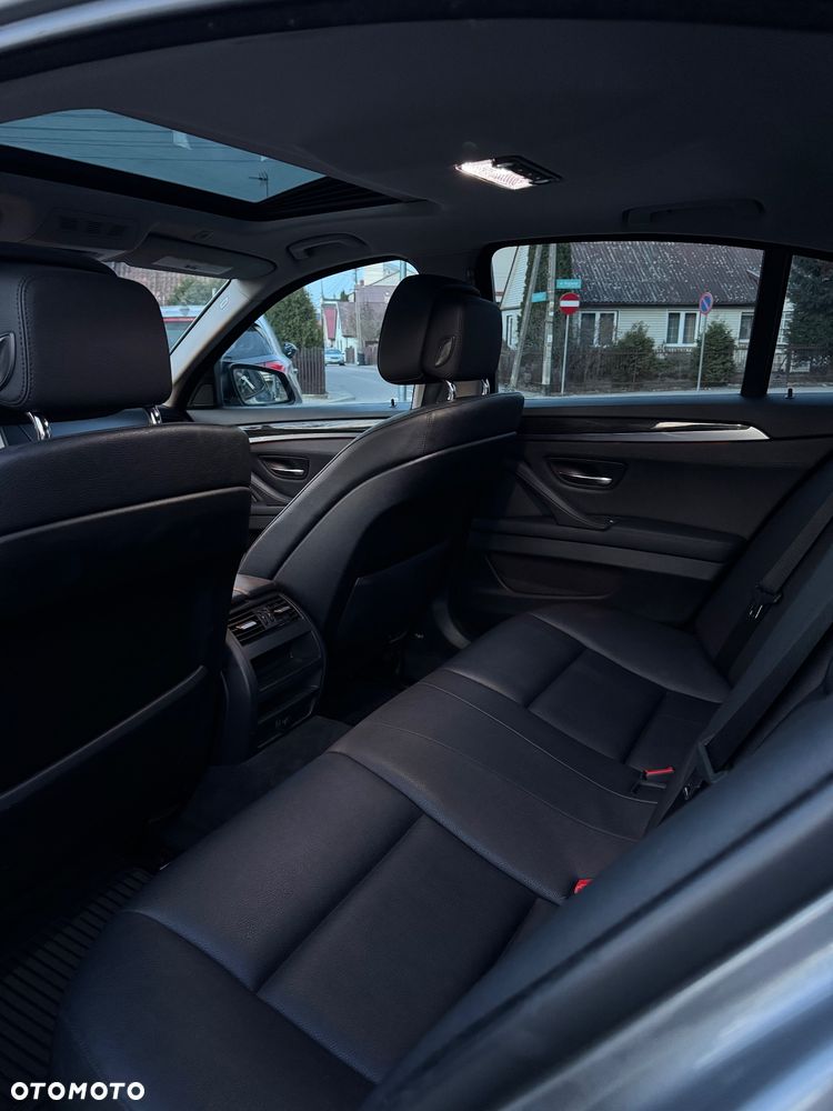 BMW Seria 5 528i - 14