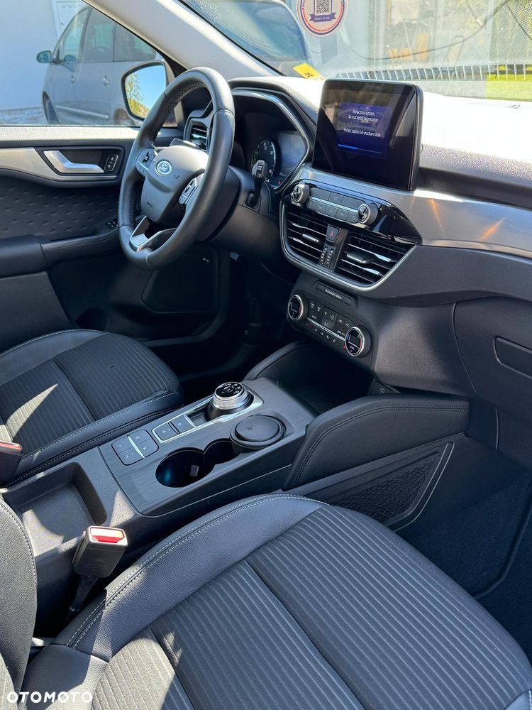 Ford Kuga - 12