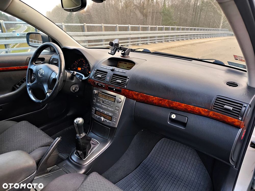 Toyota Avensis 2.0 VVT-i Prestige - 12