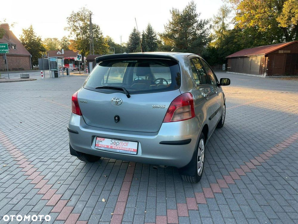 Toyota Yaris - 5