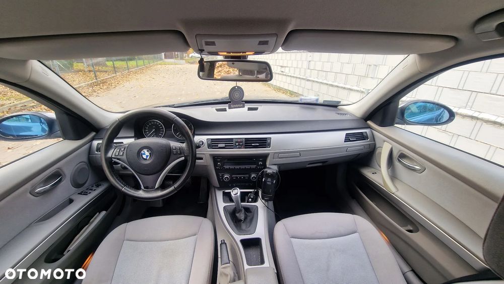 BMW Seria 3 318d - 9