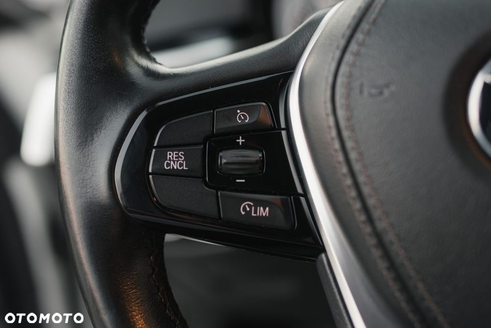 BMW Seria 5 520d - 26