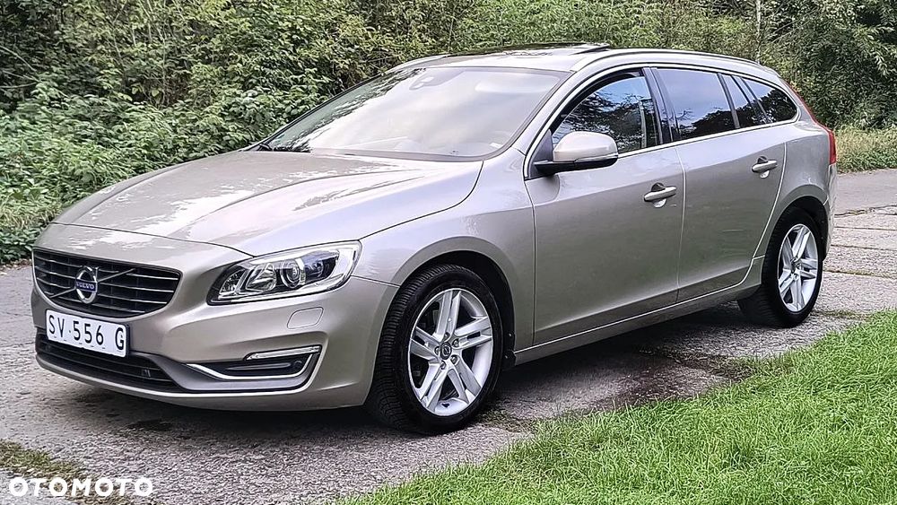 Volvo V60 D2 Summum - 2