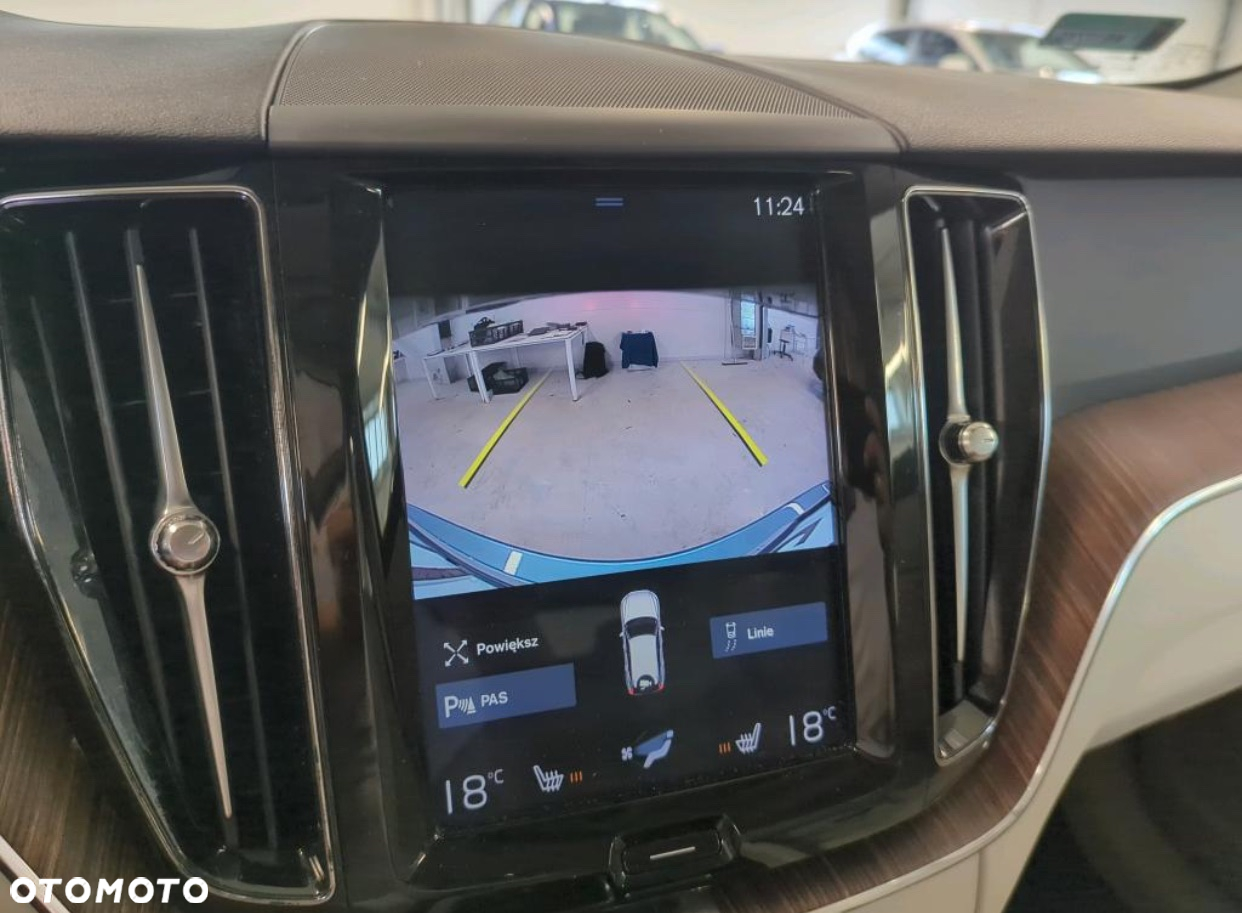 Volvo XC 60 D4 Momentum Pro - 5