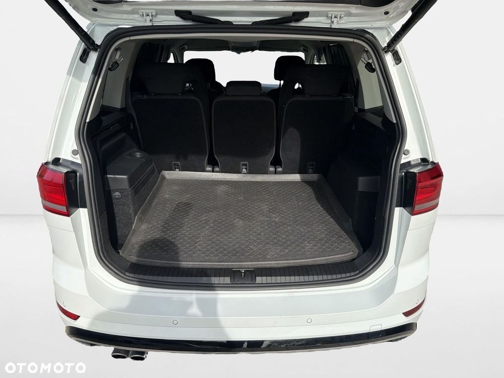 Volkswagen Touran - 23
