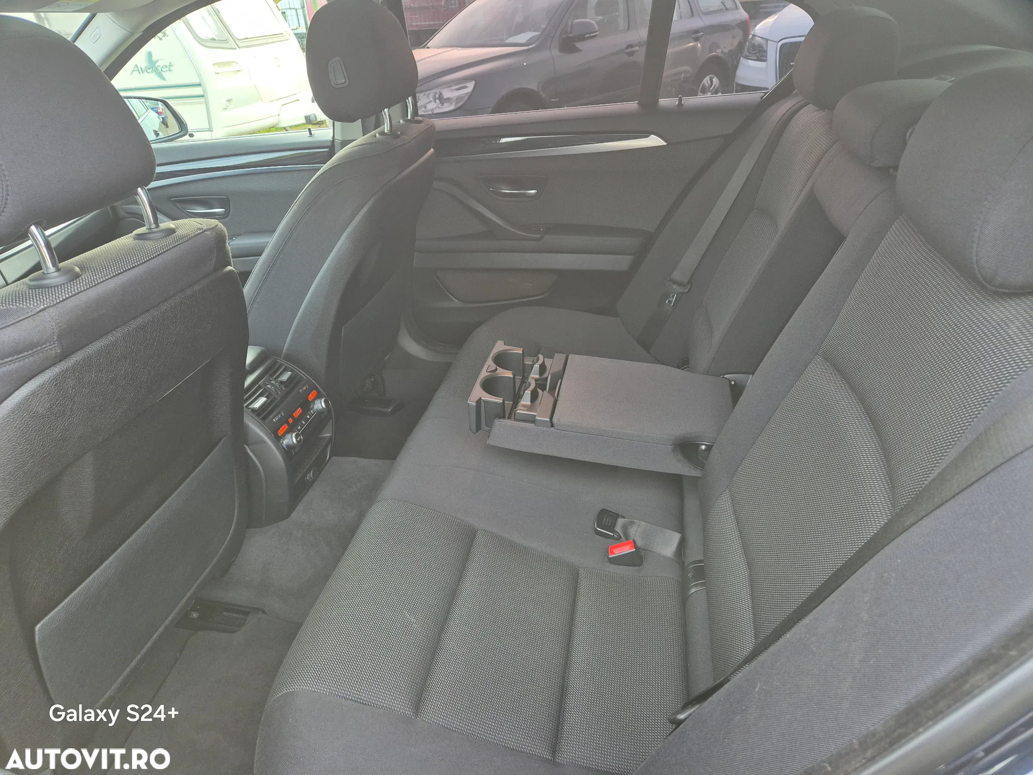 BMW Seria 5 520d xDrive AT - 23