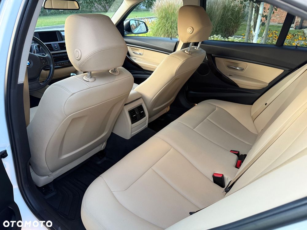 BMW Seria 3 320i Edition Luxury Line Purity - 10