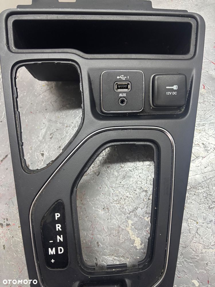 JEEP CHEROKEE KL LIFT 2019- PANEL TUNELU SRODKOWEGO - 3