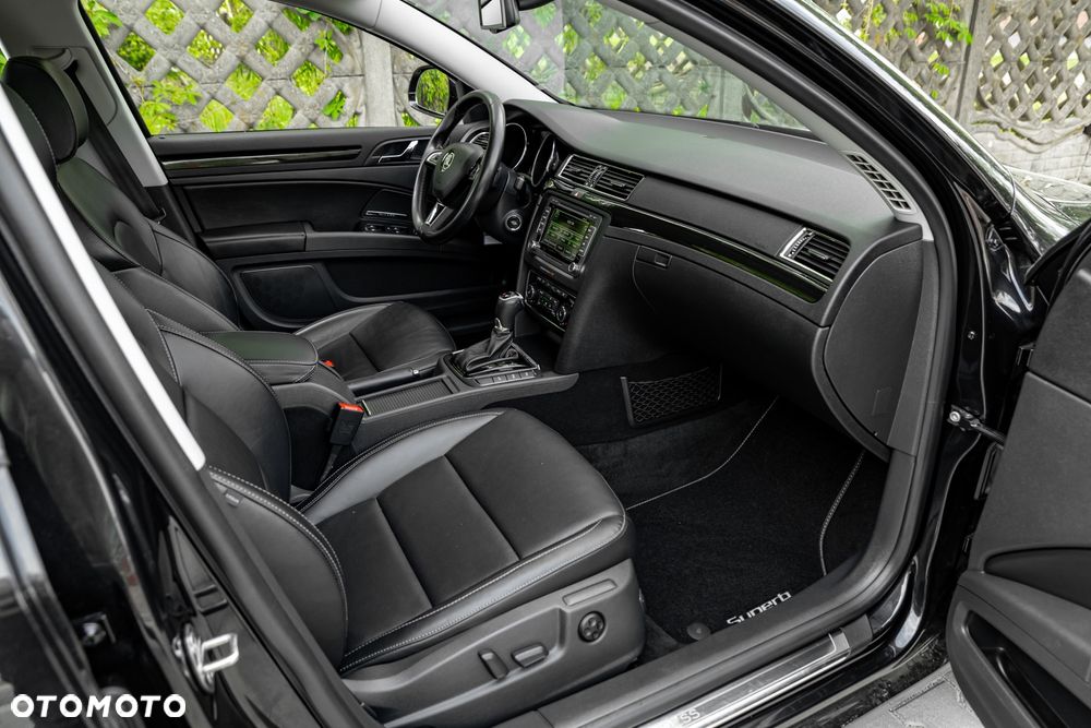 Skoda Superb 2.0 TDI Green tec 4x4 DSG Elegance - 23