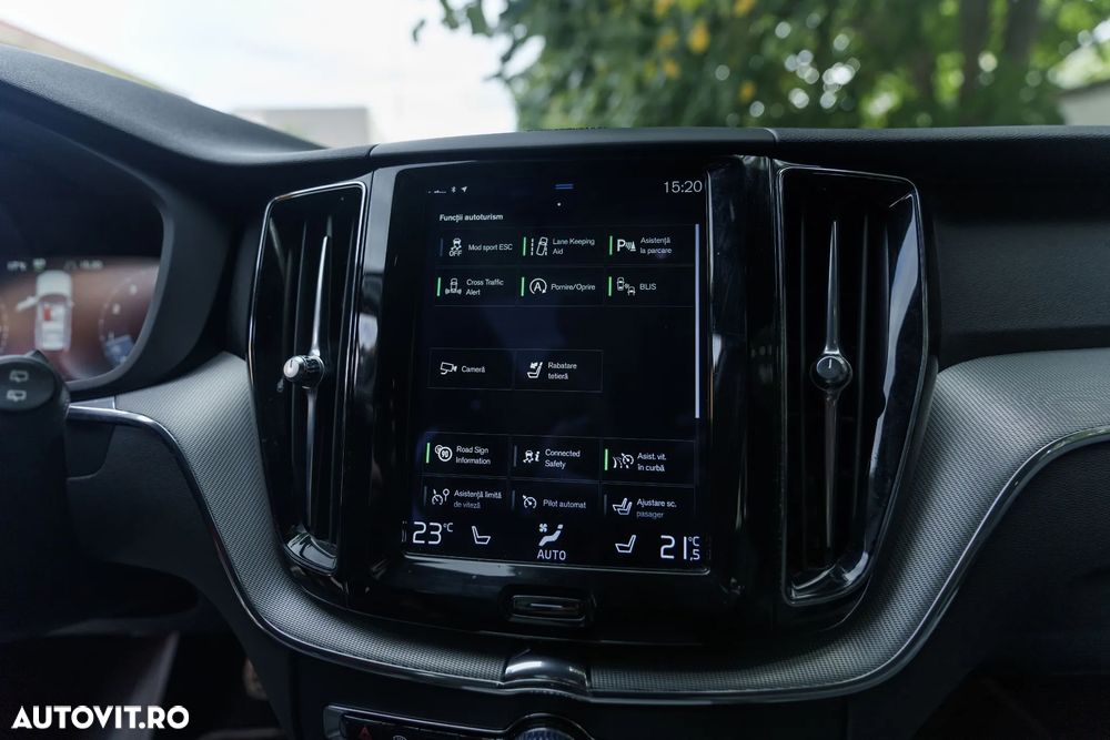 Volvo XC 60 B4 MHEV R-Design - 36