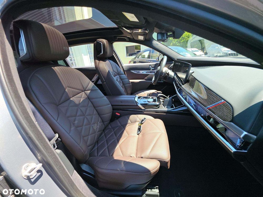 BMW Seria 7 740Li sport - 8