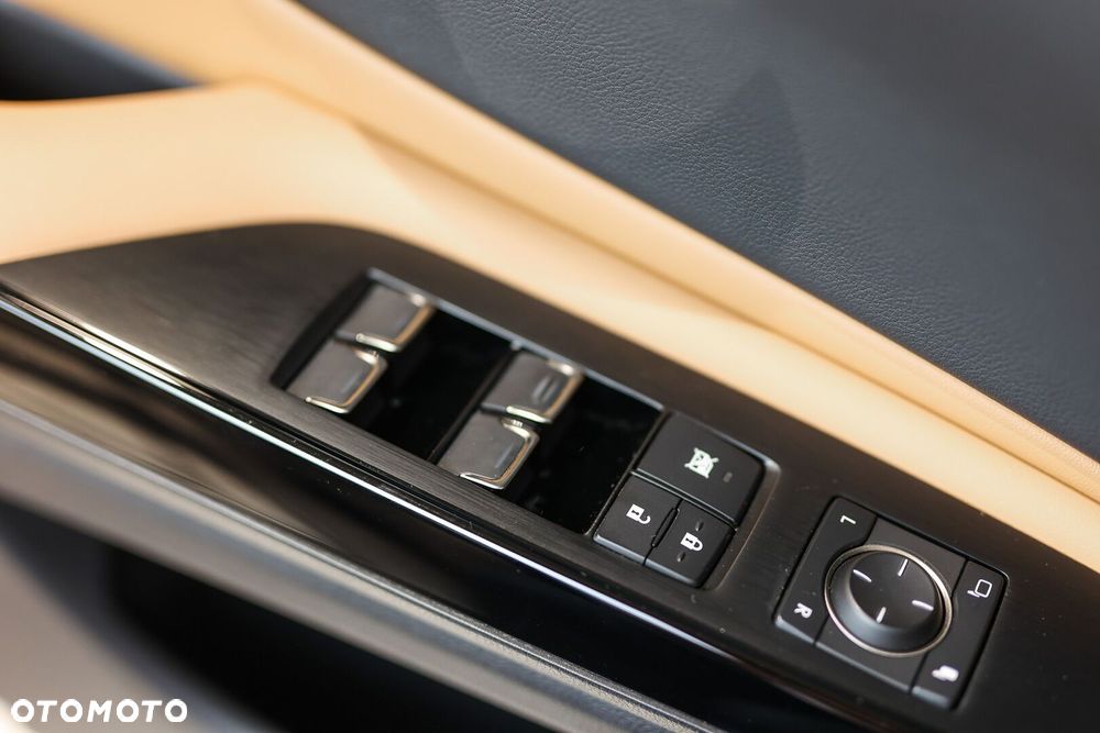 Lexus ES 300h Business Edition - 27