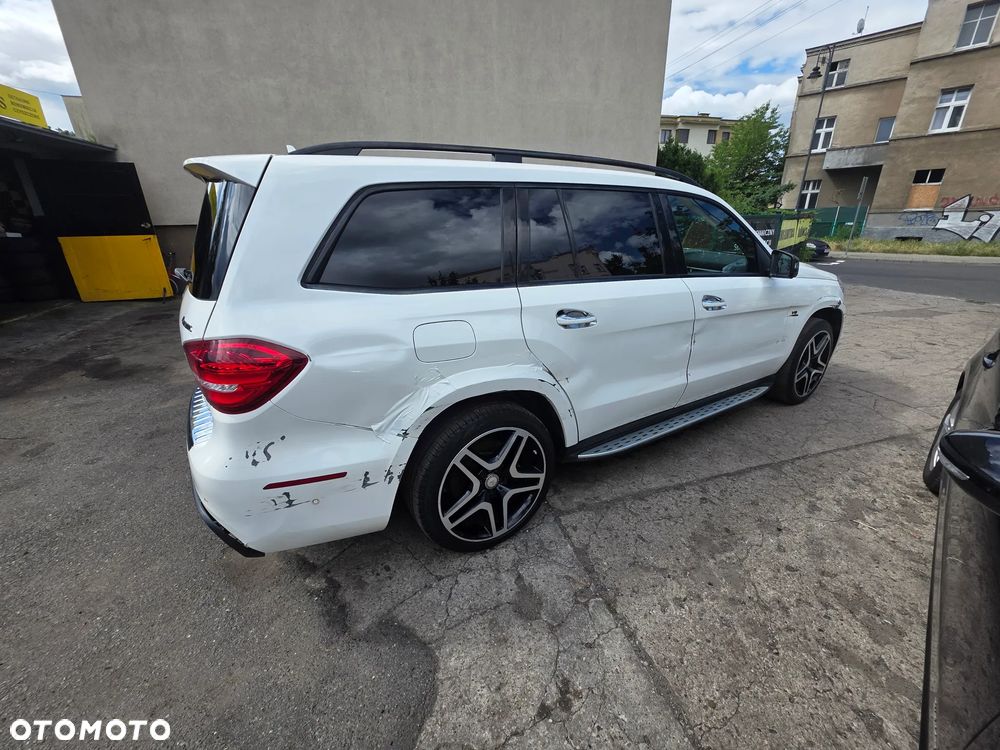 Mercedes-Benz GLS - 9