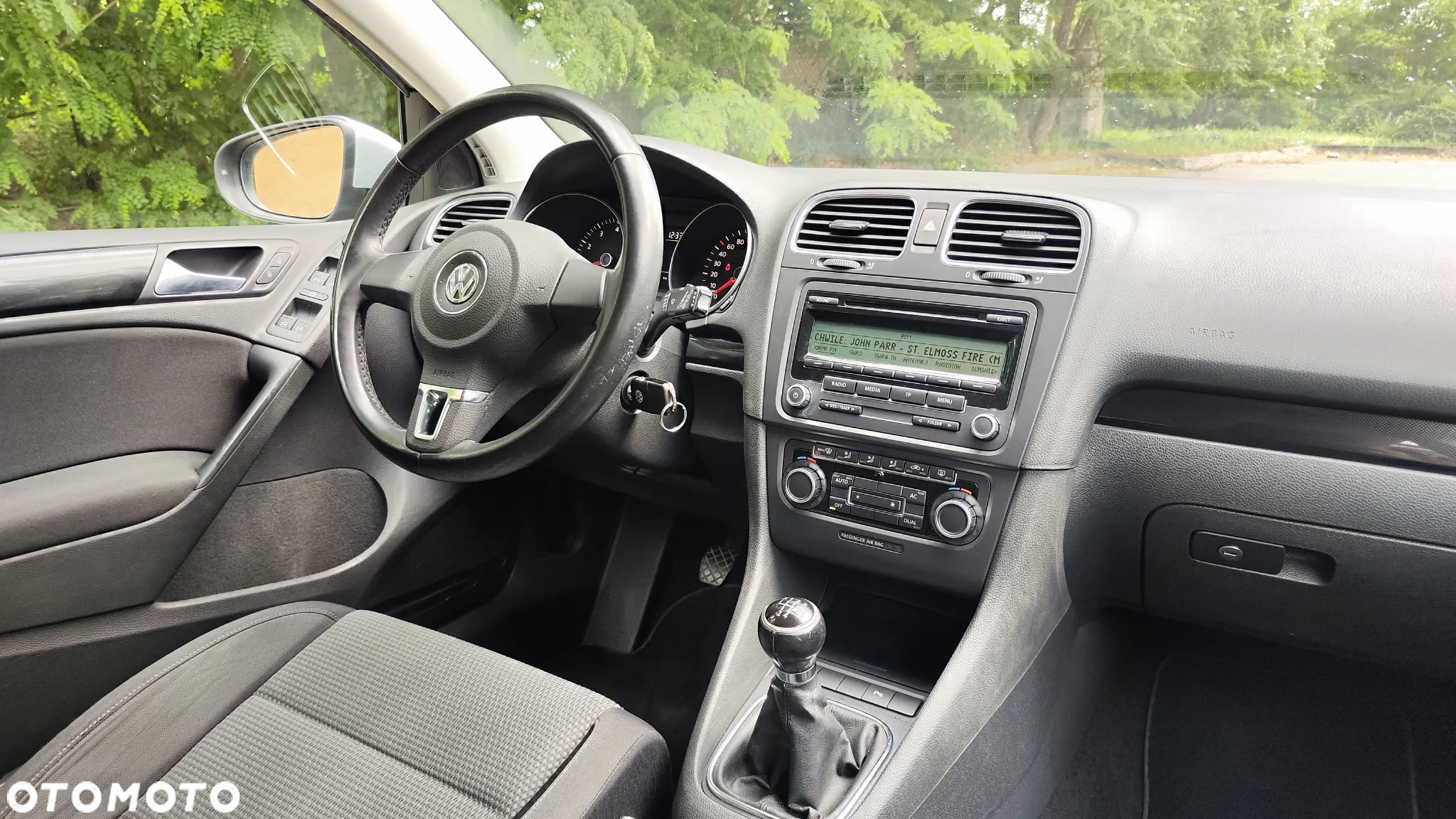 Volkswagen Golf VI 1.6 Comfortline - 28