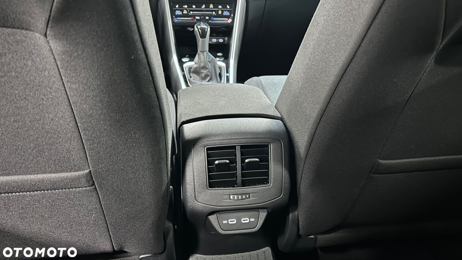 Volkswagen T-Roc 1.5 TSI Life DSG - 19
