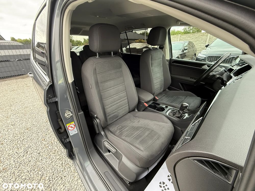 Volkswagen Touran 2.0 TDI BMT Highline DSG - 35