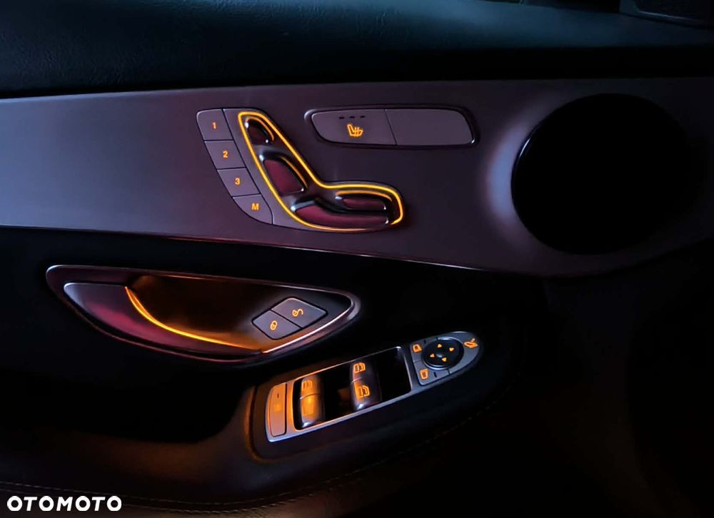 Mercedes-Benz Klasa C 300 4Matic 9G-TRONIC Avantgarde - 16