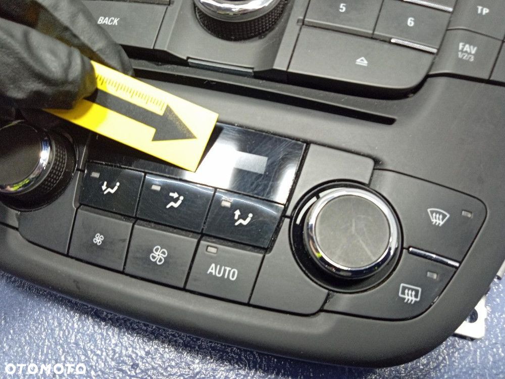 OPEL INSIGNIA A 08- PANEL STERUJĄCY RADIEM I NAWIEWAMI 13273256 - 8