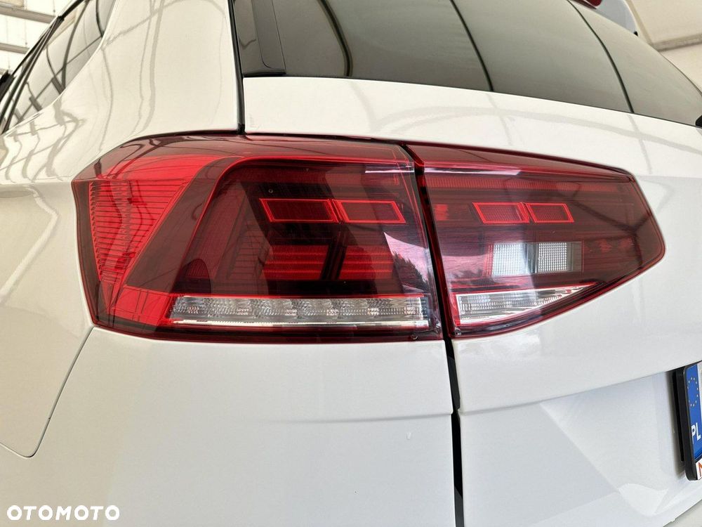 Volkswagen Passat - 30