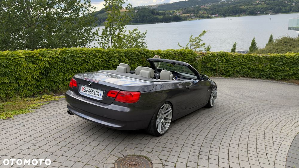 BMW Seria 3 330i - 3