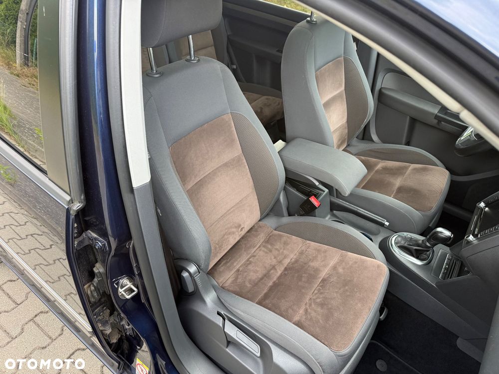 Volkswagen Touran 2.0 TDI DPF DSG Highline - 11