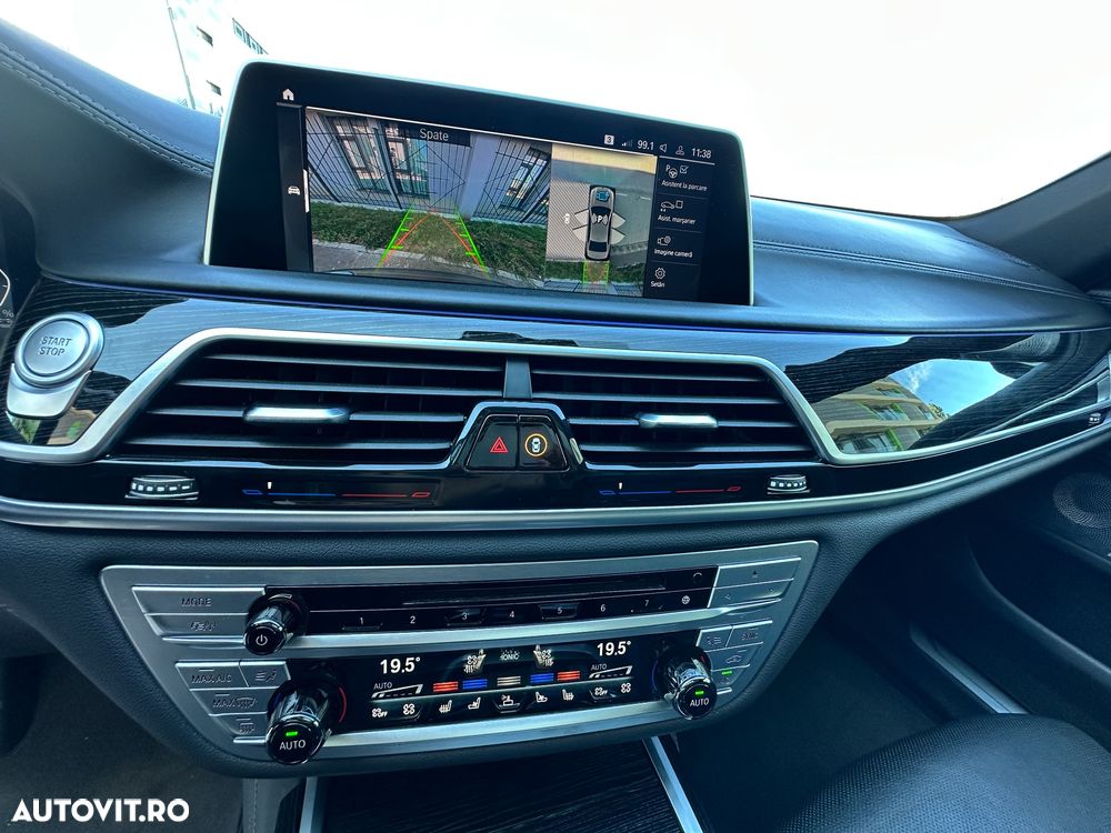 BMW Seria 7 745e - 30