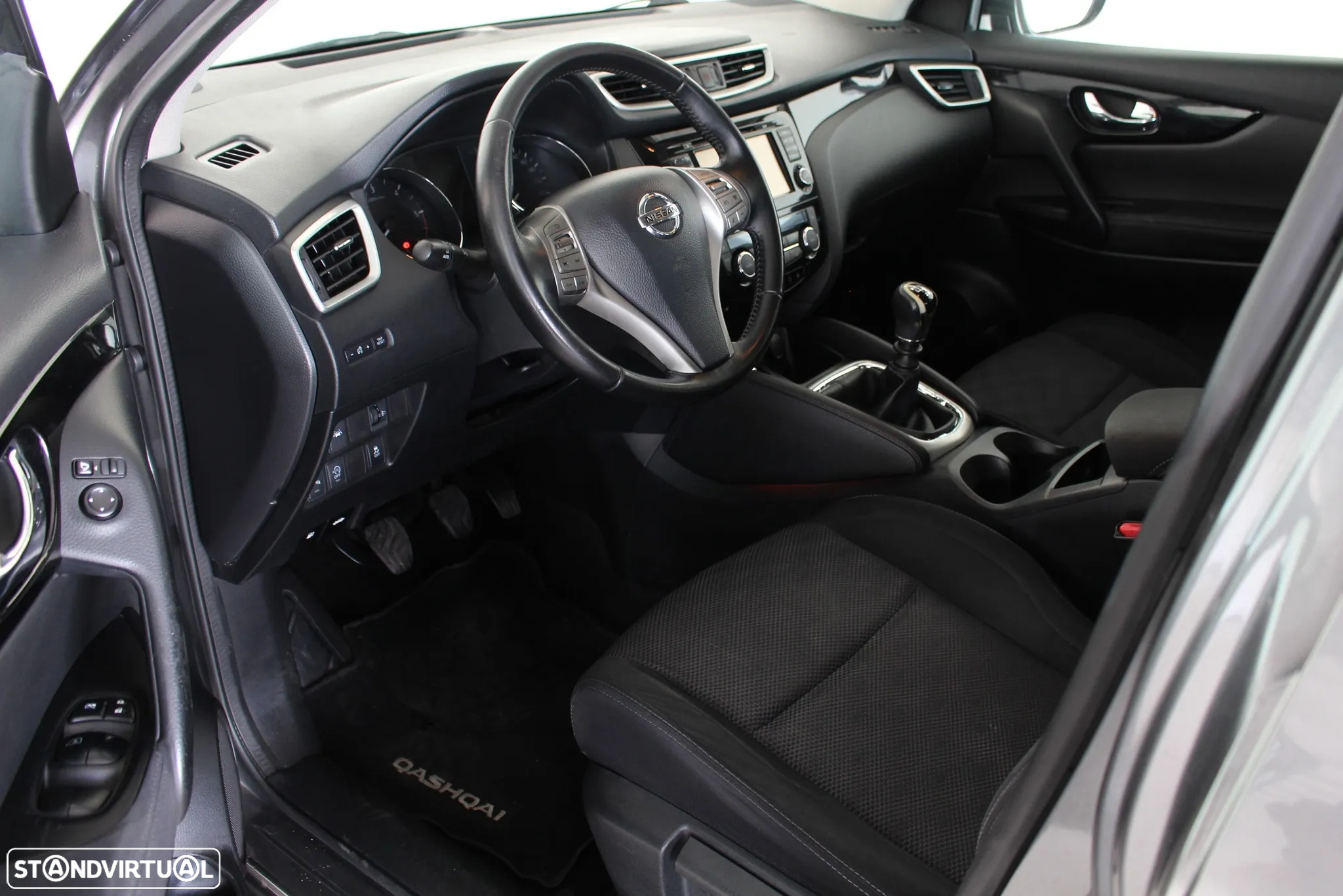 Nissan Qashqai 1.5 dCi N-Connecta - 9